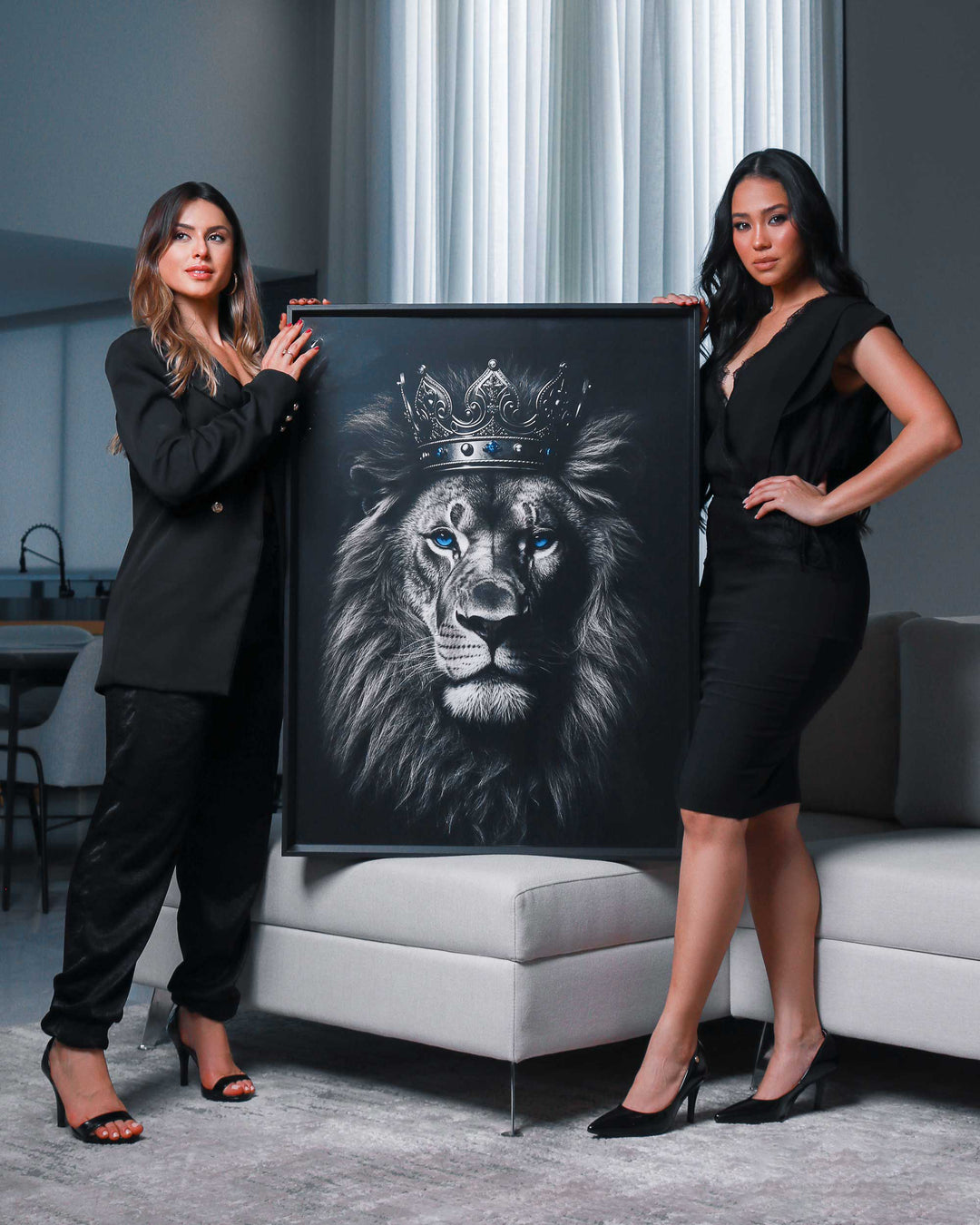 Royal Lion With Crown Modern Canvas Print