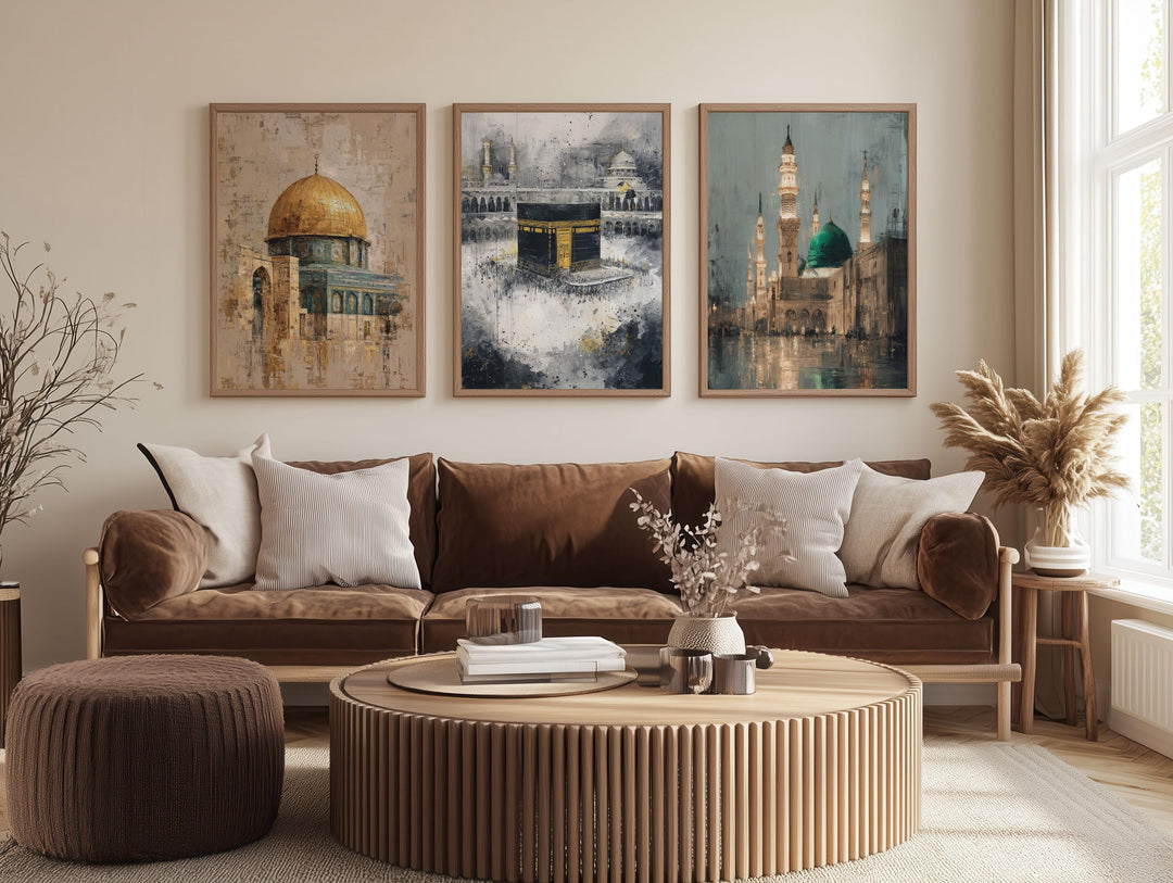 Medina panel featuring mosque silhouette and delicate arabesque details